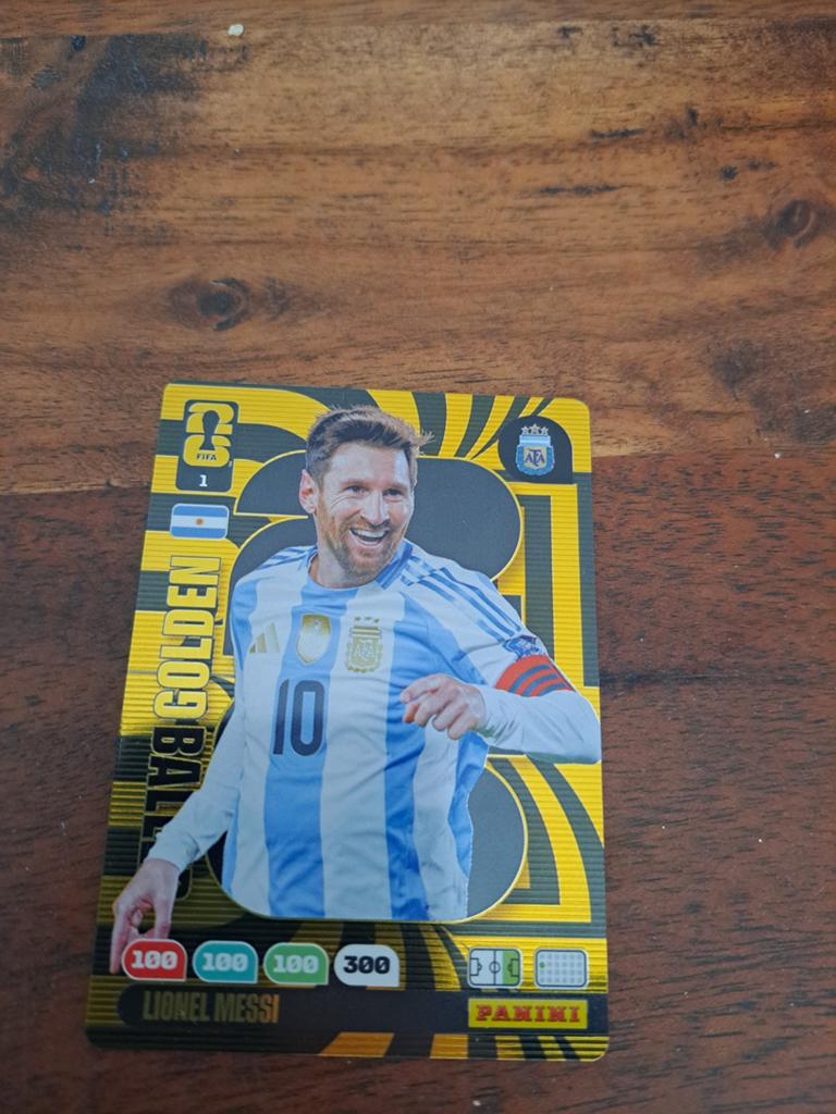 Lionel Messi Golden Ball Panini Adrenalyn XL FIFA 365 kaart, Verzamelen, Sportartikelen en Voetbal, Ophalen of Verzenden