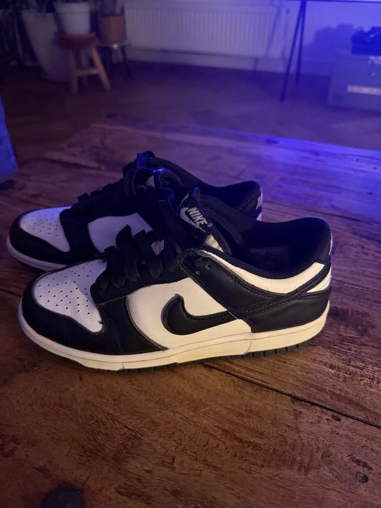 Nike Dunk Low Panda sneakers - 6,5Y / mt 39, Kleding | Dames, Schoenen, Ophalen, Gedragen, Zwart, Sneakers of Gympen