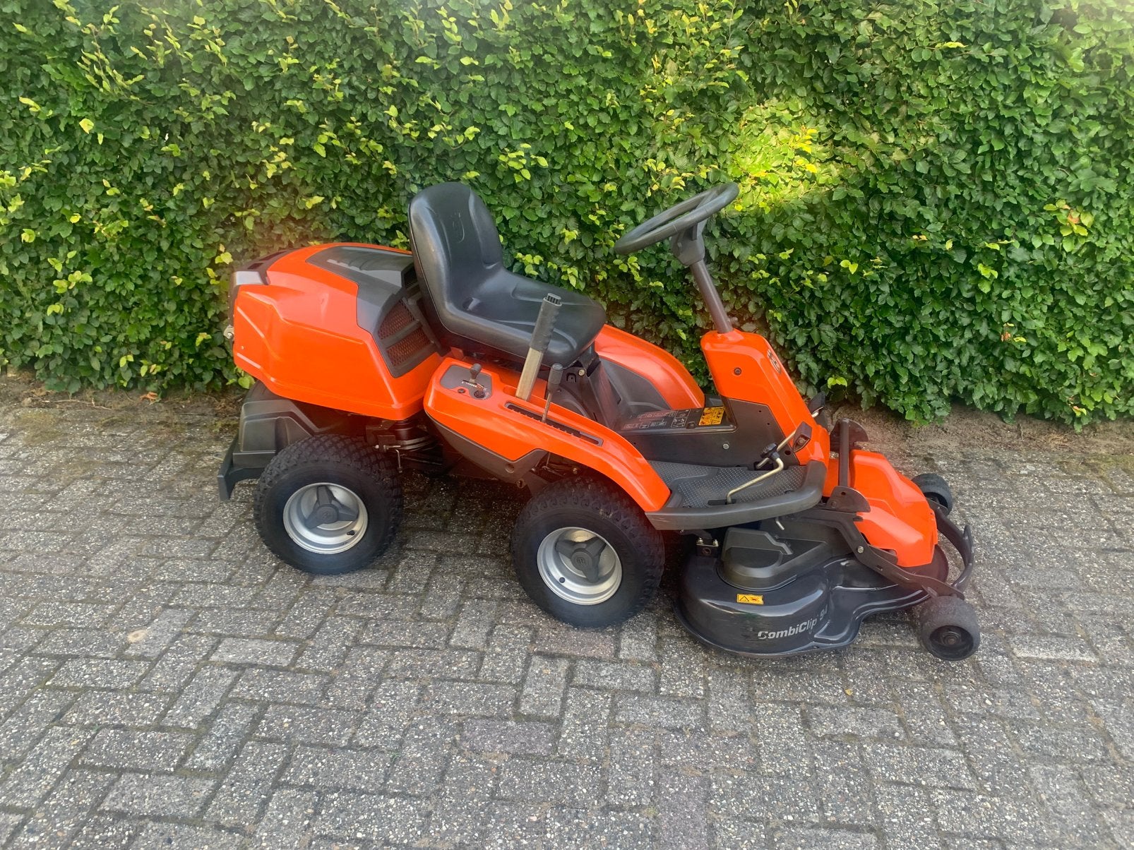 Husqvarna frontmaaier, Tuin en Terras, Zitmaaiers, Ophalen, Gebruikt, Mulchfunctie, 90 tot 120 cm
