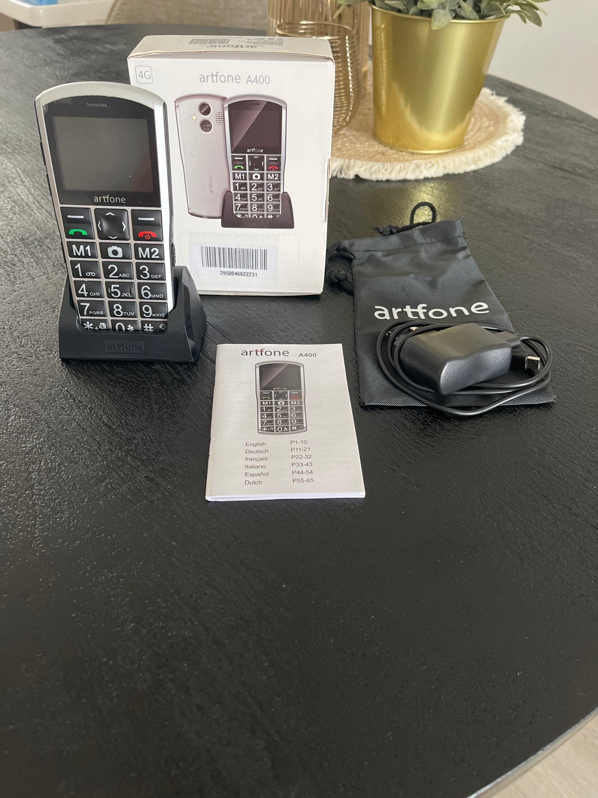 Artfone A400 4G Seniorentelefoon met Oplaadstation, Ophalen, Klassiek of Candybar, Zonder simlock, Zonder abonnement