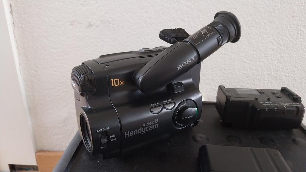 Sony CCD-TR350E - Video 8 Videocamera nette staat, Mini dv, 20x of meer, Ophalen of Verzenden, Zo goed als nieuw