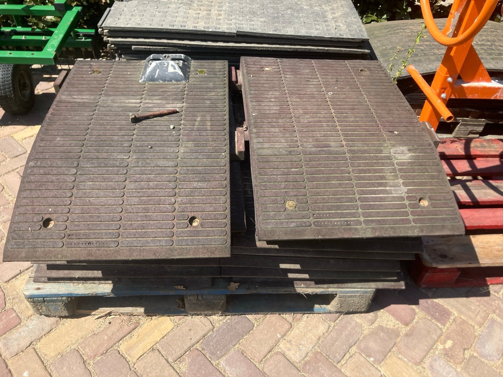 14 Rubberen oprijmatten /inrit matten in 90x60 cm - Klikbaar, Ophalen, Gebruikt, Rubber, Overige typen