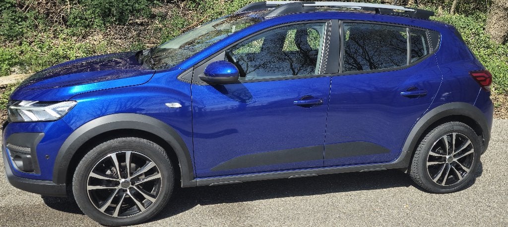 Dacia Sandero stepway 3 1.0 TCe 90  2022 32000 km, Voorwielaandrijving, 40 €/maand, Blauw, Origineel Nederlands