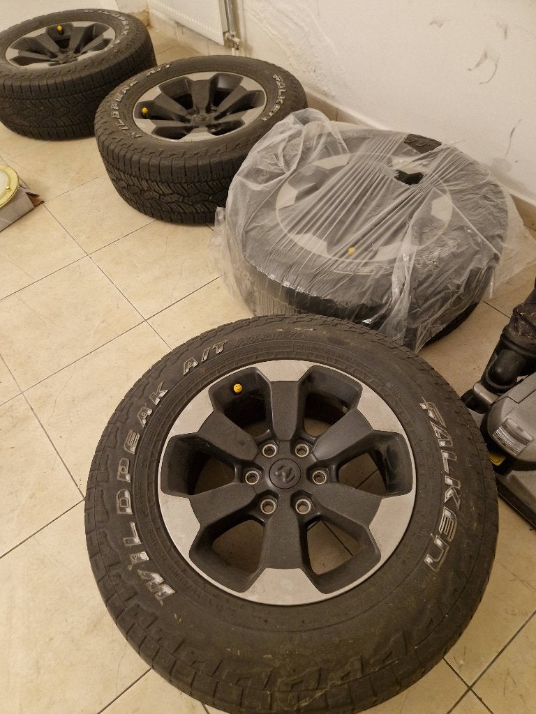 Banden en velgen, Ophalen, 18 inch, Gebruikt, 275 mm