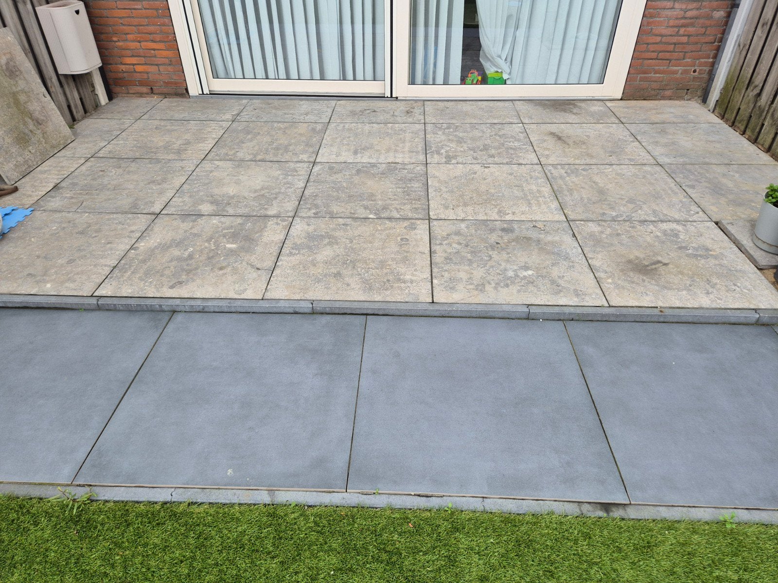 Gratis af te halen. Gebruikte beton terrastegels 80x80x3 cm, Tuin en Terras, Ophalen, Gebruikt, 10 m² of meer, Beton