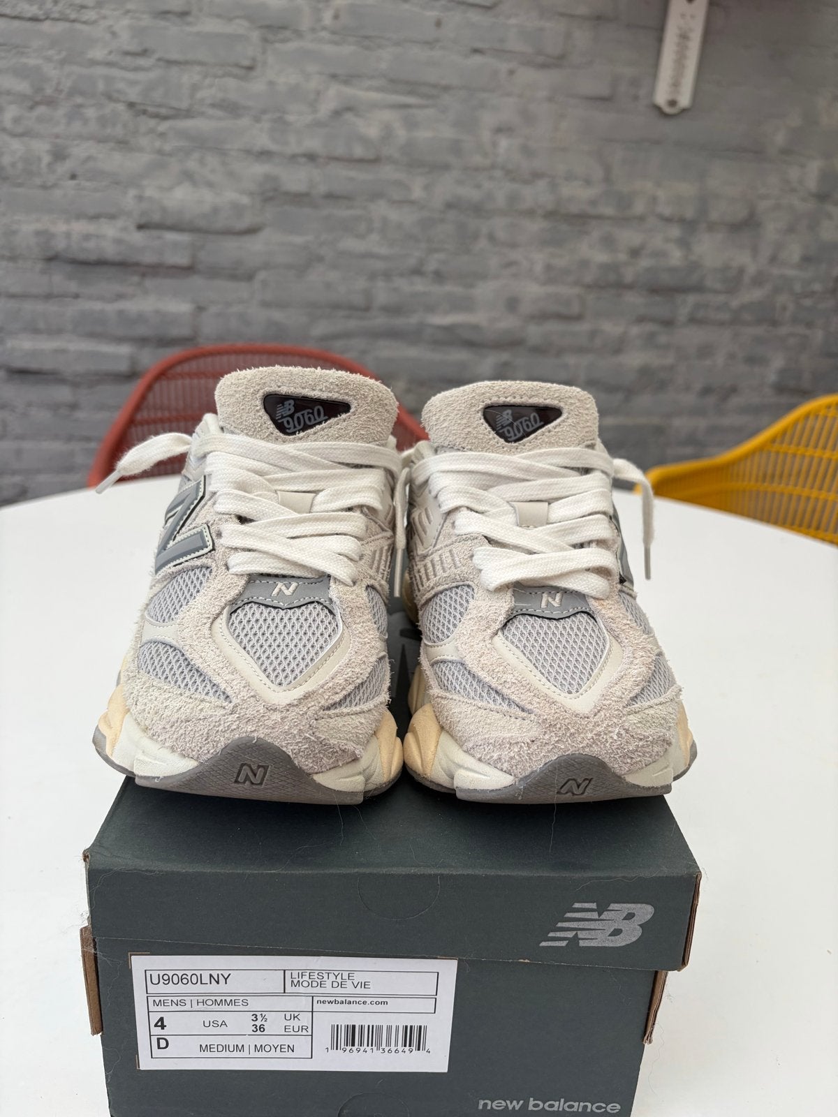 New Balance 9060 - Prijs zie beschrijving, Kleding | Dames, Schoenen, Ophalen of Verzenden, Zo goed als nieuw, Beige, Sneakers of Gympen