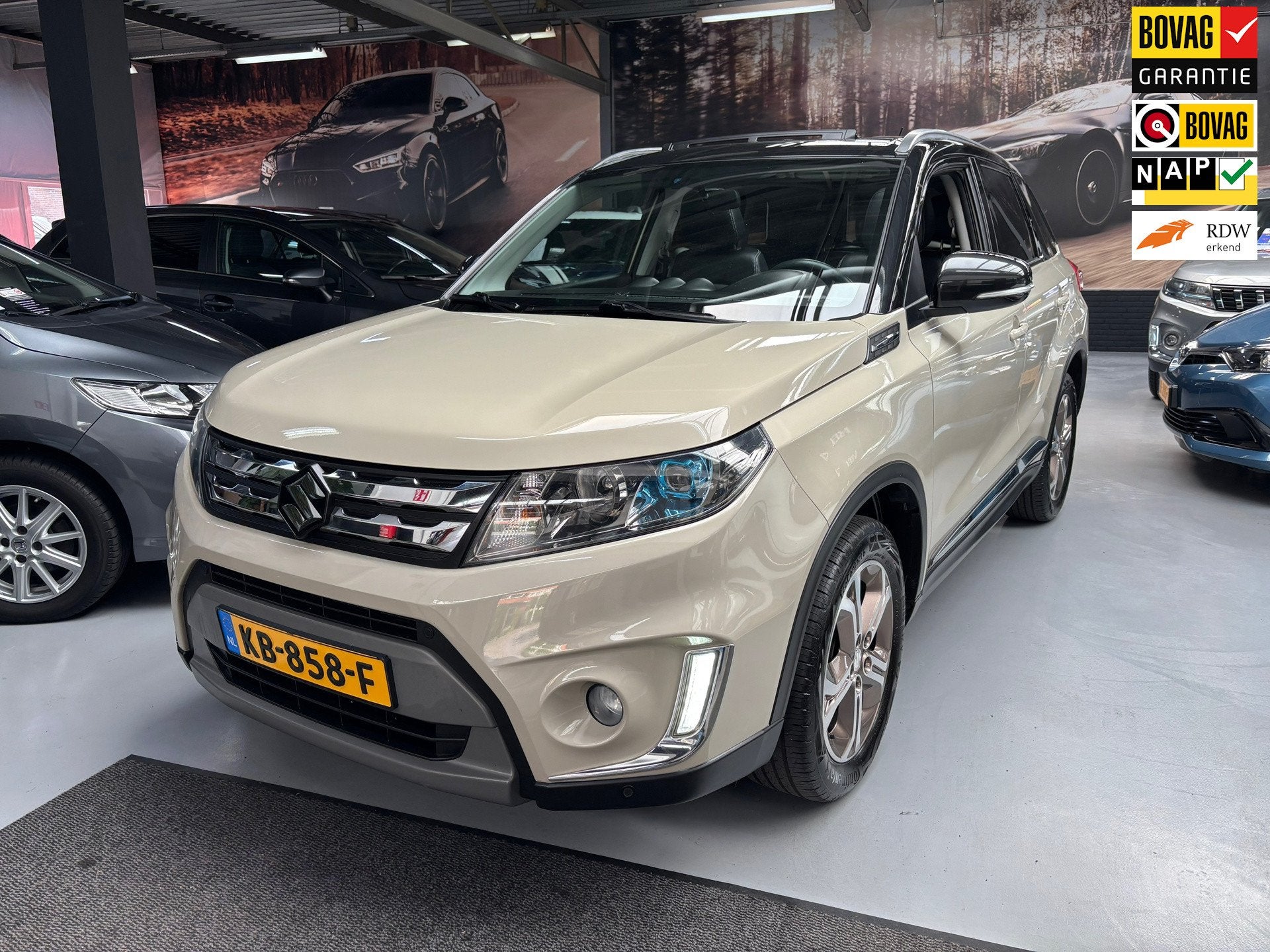 Suzuki Vitara 1.6 High Executive / Camera / Panorama Dak, Voorwielaandrijving, 4 cilinders, 400 kg, Origineel Nederlands