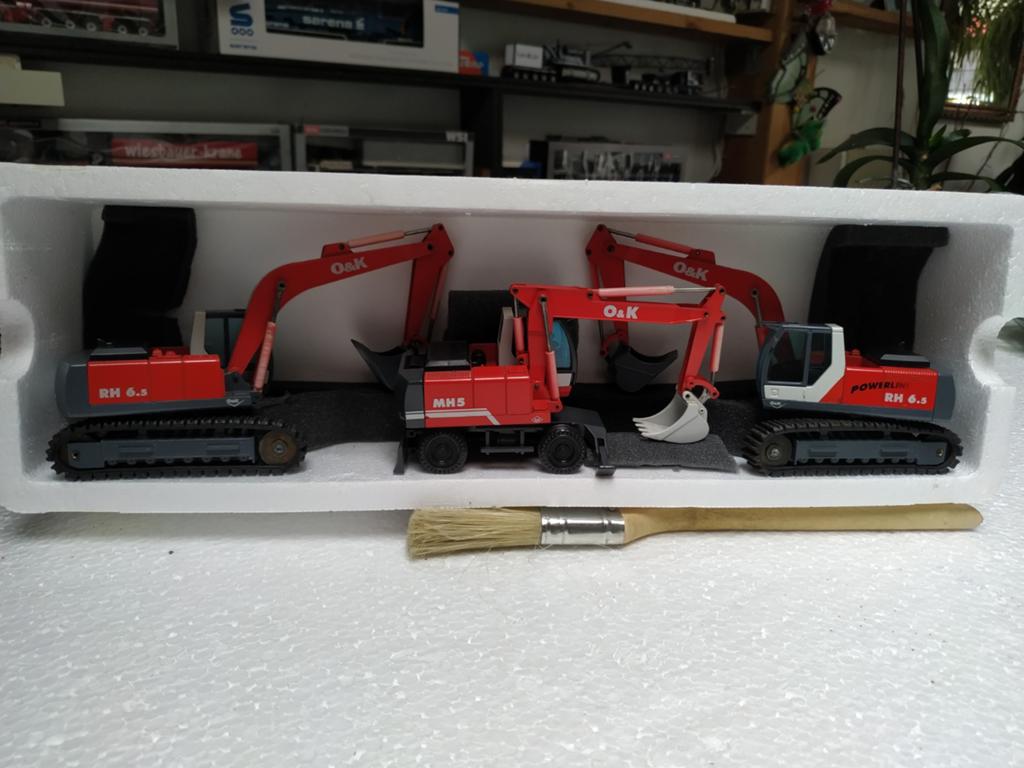 O&K Graafmachines Set - RH 6.5 en MH 5 Modellen, Hobby en Vrije tijd, Modelauto's | 1:50, Ophalen of Verzenden, Zo goed als nieuw