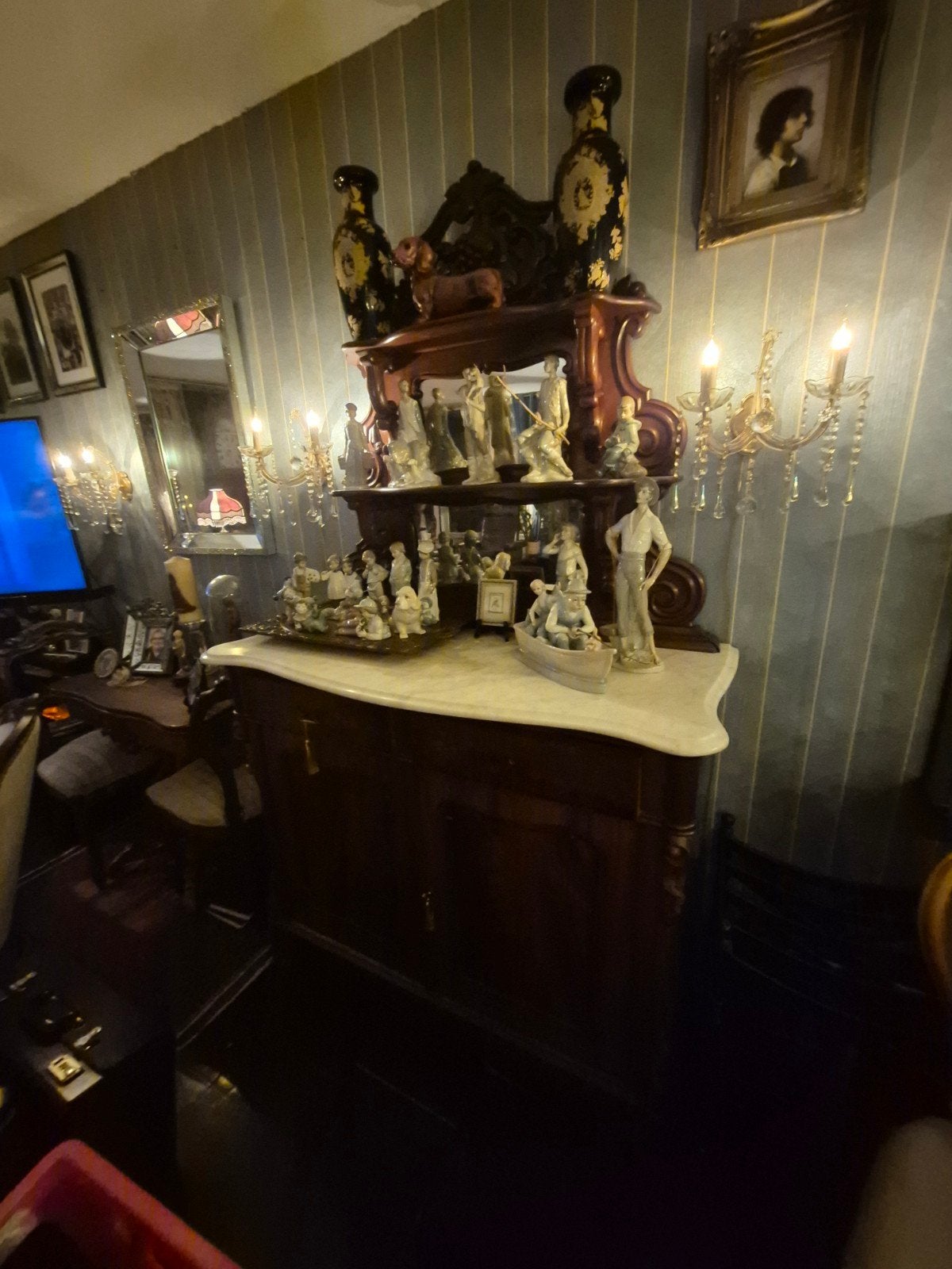 Mahonie Biedermeier Boheur kastje met uitschuifbare plankjes, Ophalen
