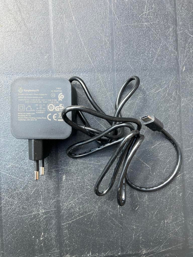 Originele Raspberry Pi 27W USB-C Voeding EU, Hobby en Vrije tijd, Elektronica-componenten, Ophalen of Verzenden, Zo goed als nieuw