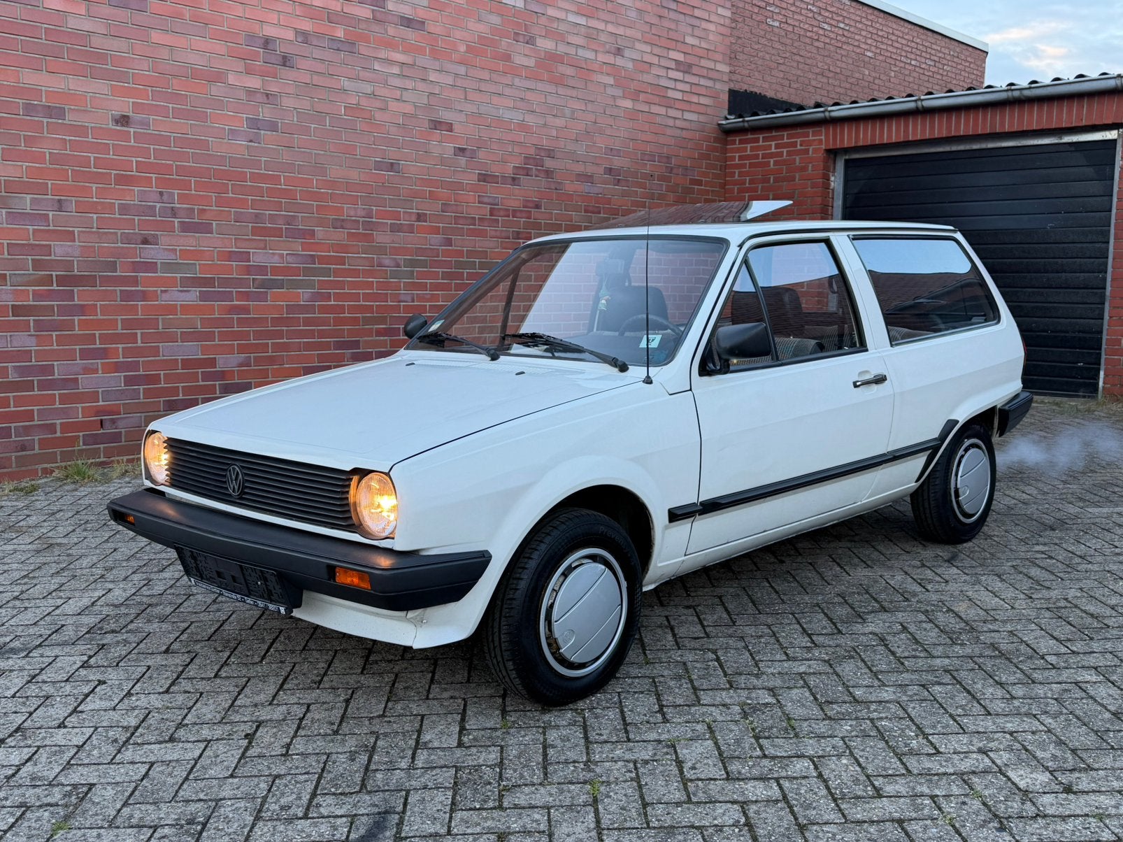 Volkswagen Polo 1.3.1985 Steilheck belastingvrij Oldtimer, Auto's, Stof, Zwart, Chevrolet, Wit