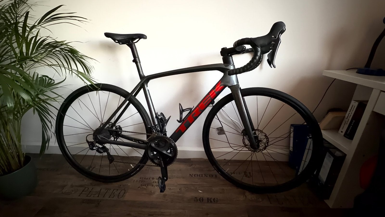 Trek Emonda SL 5 Disc racefiets - Zo goed als nieuw, Fietsen en Brommers, Fietsen | Racefietsen, Overige merken, 28 inch, Carbon