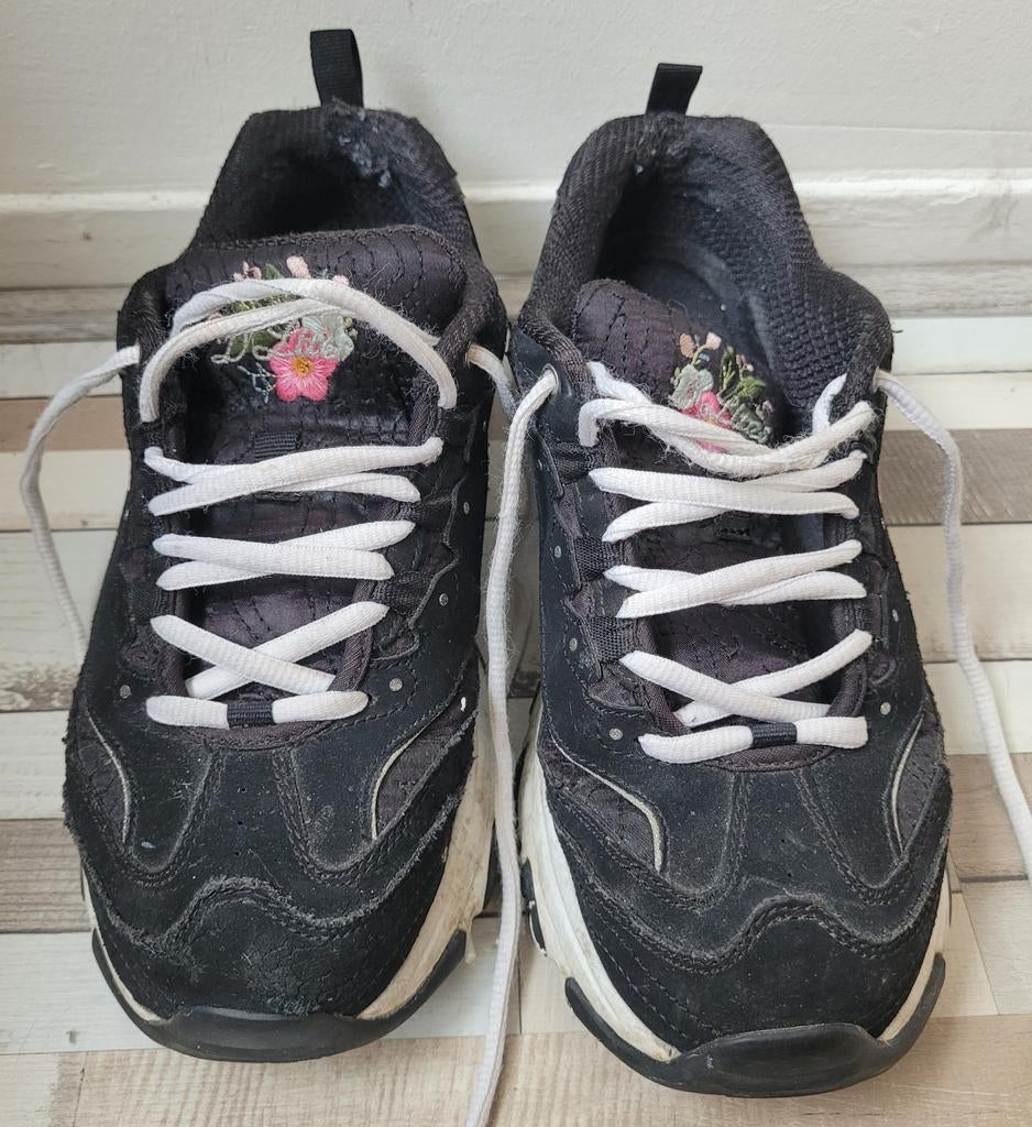 Skechers met bloemen  mt 38, Ophalen of Verzenden, Gedragen, Zwart, Sneakers of Gympen