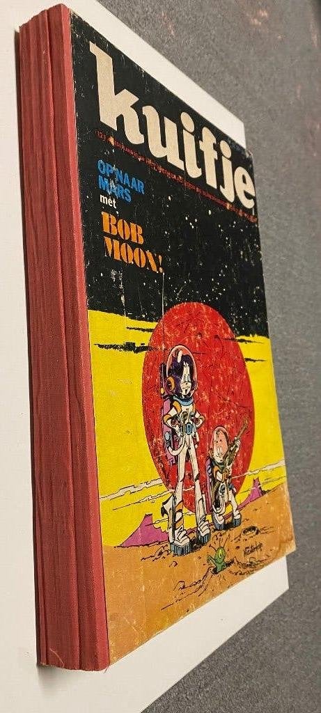 Kuifje Verzamelband - Op naar Mars met Bob Moon! goed staat, Gelezen, Ophalen of Verzenden, Meerdere stripboeken, Hergé