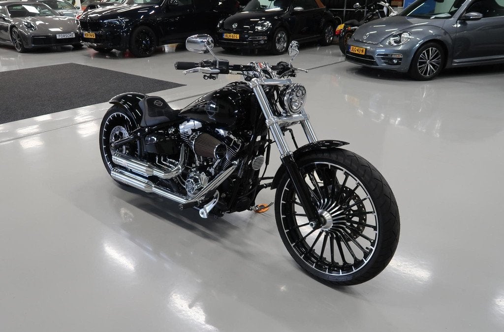 Harley Davidson 103 FXSB Softail Breakout Custom 8.320 km! N, Motoren, Laan van Vredenoord 33
2289 DA  Rijswijk, NL, 1690 cc, H-DCUSTOMERSERVICE@Harley-Davidson.com
