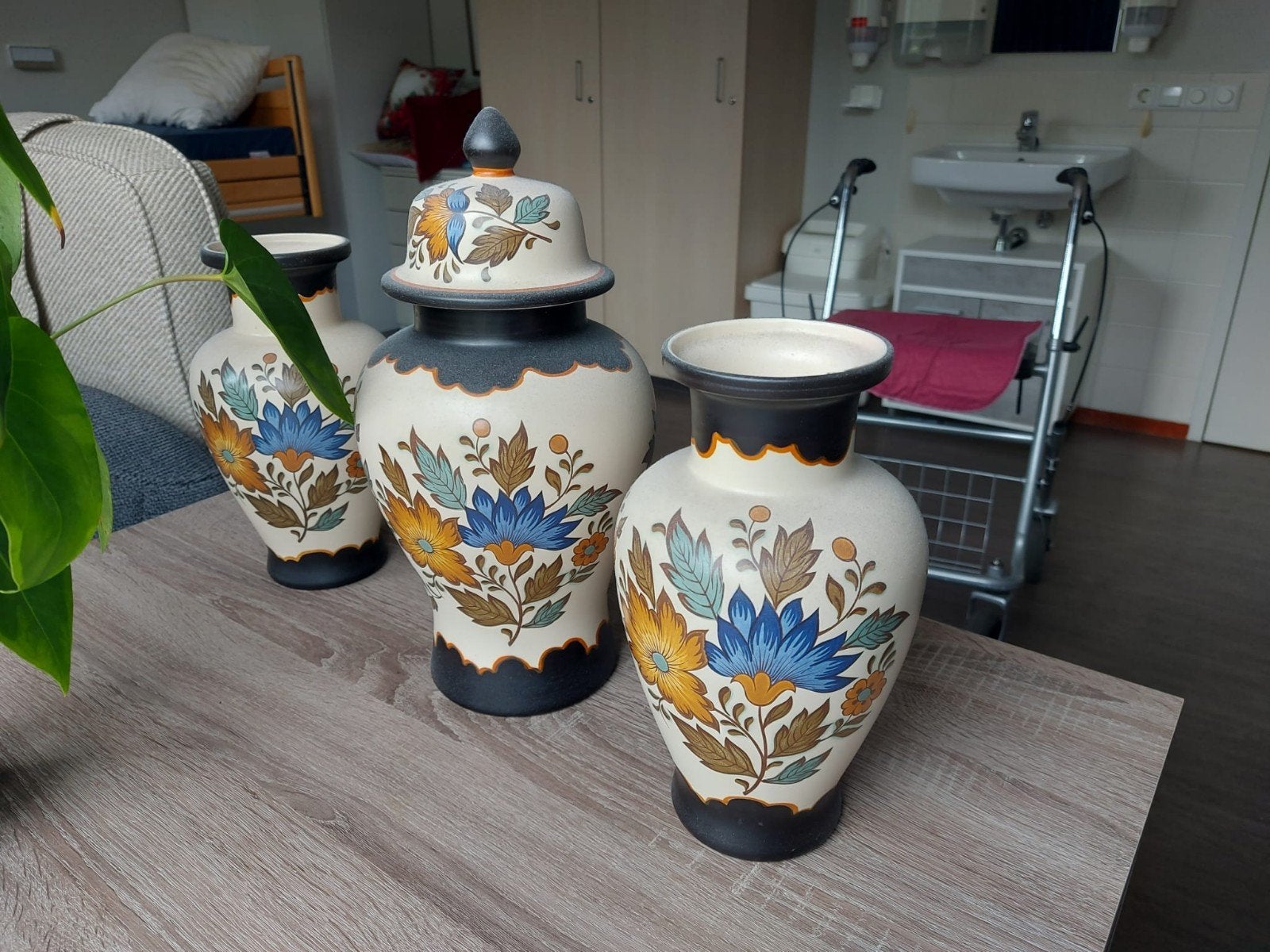 Gouda Plateel Flora Kaststel - 3 Vazen, Handwerk #437, Ophalen of Verzenden