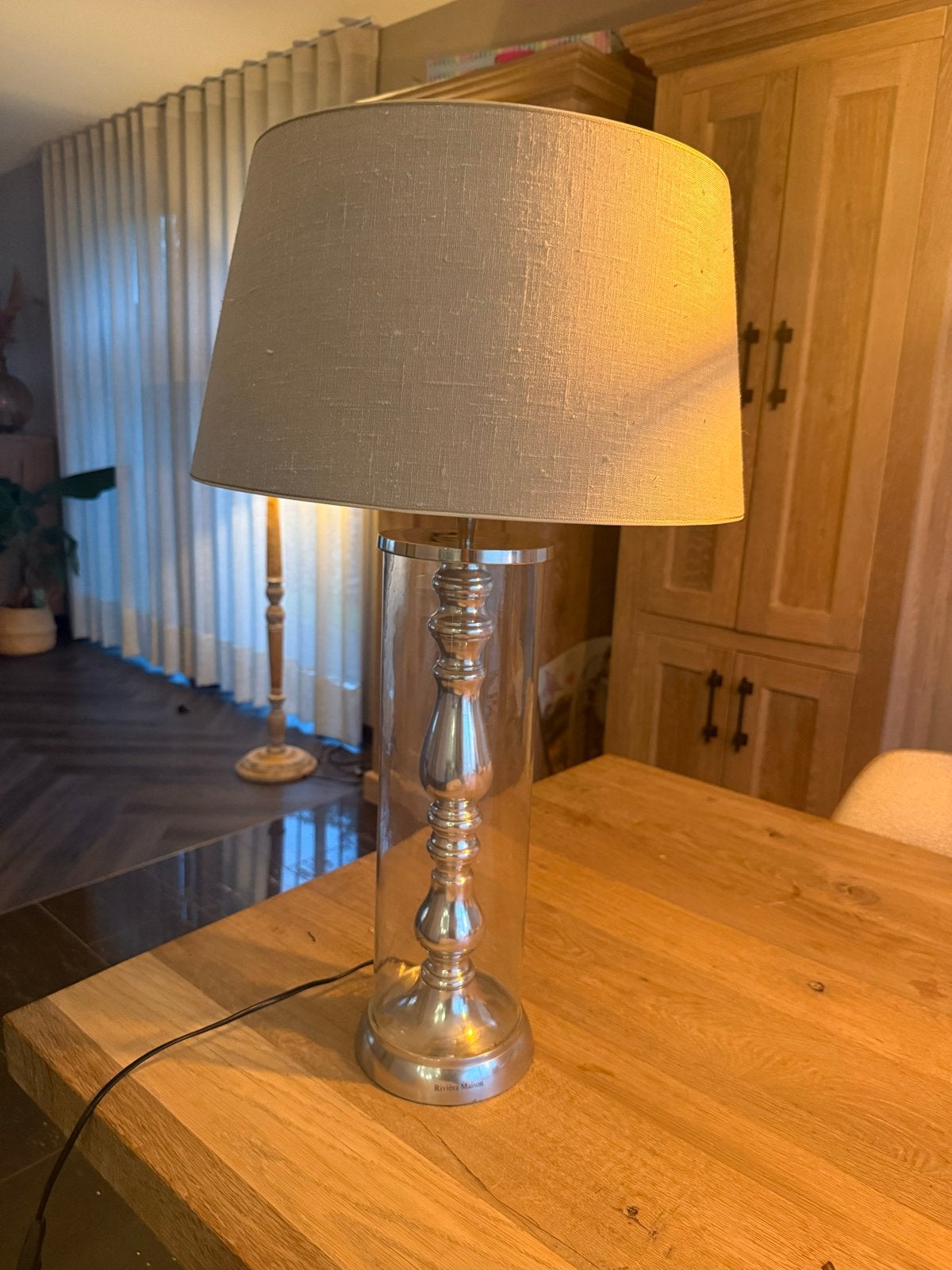 Riviera Maison Tafellamp met Glazen Voet en Linnen Kap, Beige, Riviera Maison, Ophalen of Verzenden, Met kap