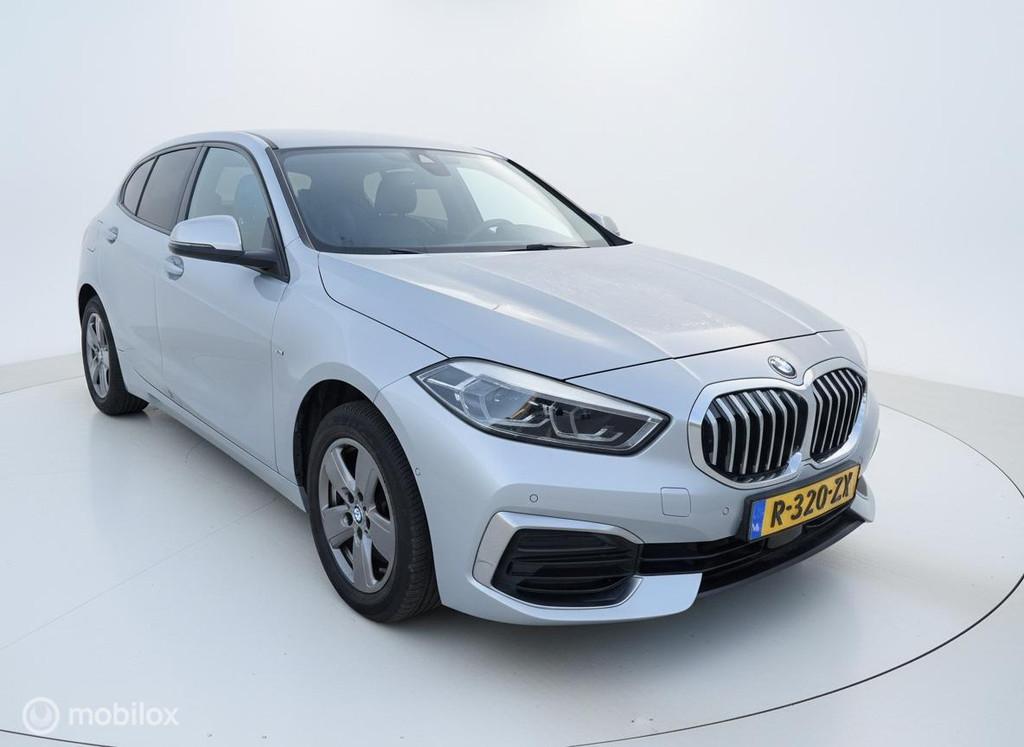 BMW 1-serie 118i EDE Aut|Leder|Navi|Led|, Auto's, BMW, Achterwielaandrijving, Gebruikt, Bedrijf, 3 cilinders