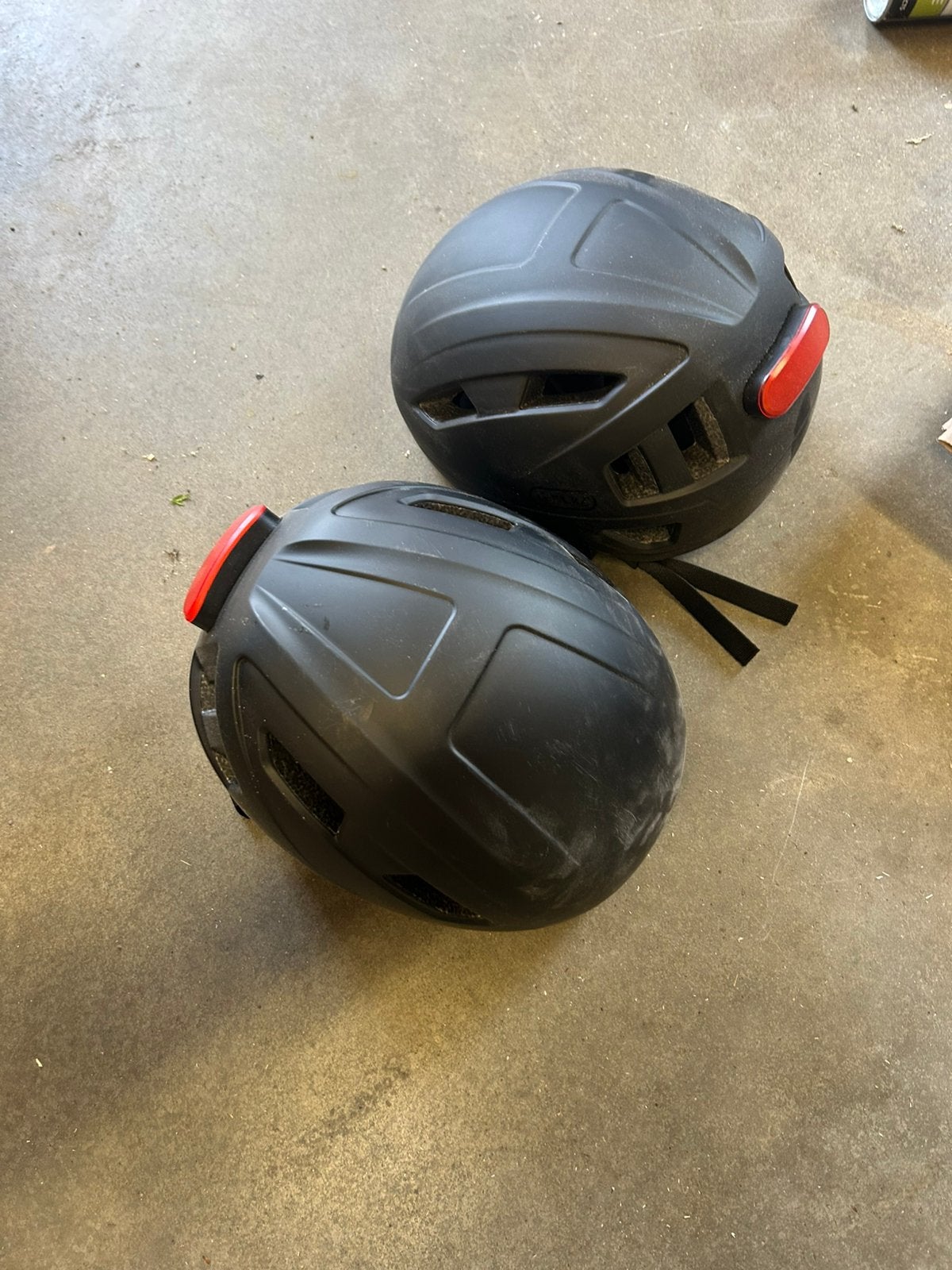 2x brommer helm met keuring snorfiets, Fietsen en Brommers, Brommerhelmen, Ophalen of Verzenden, Zo goed als nieuw