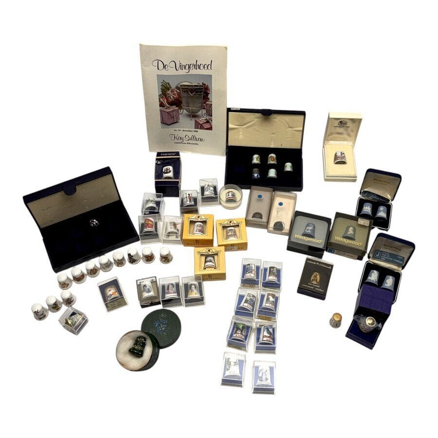 Verzameling vingerhoedjes, o.a. Wedgwood en zilver, Verzamelen, Vingerhoedjes, Ophalen of Verzenden, Gebruikt