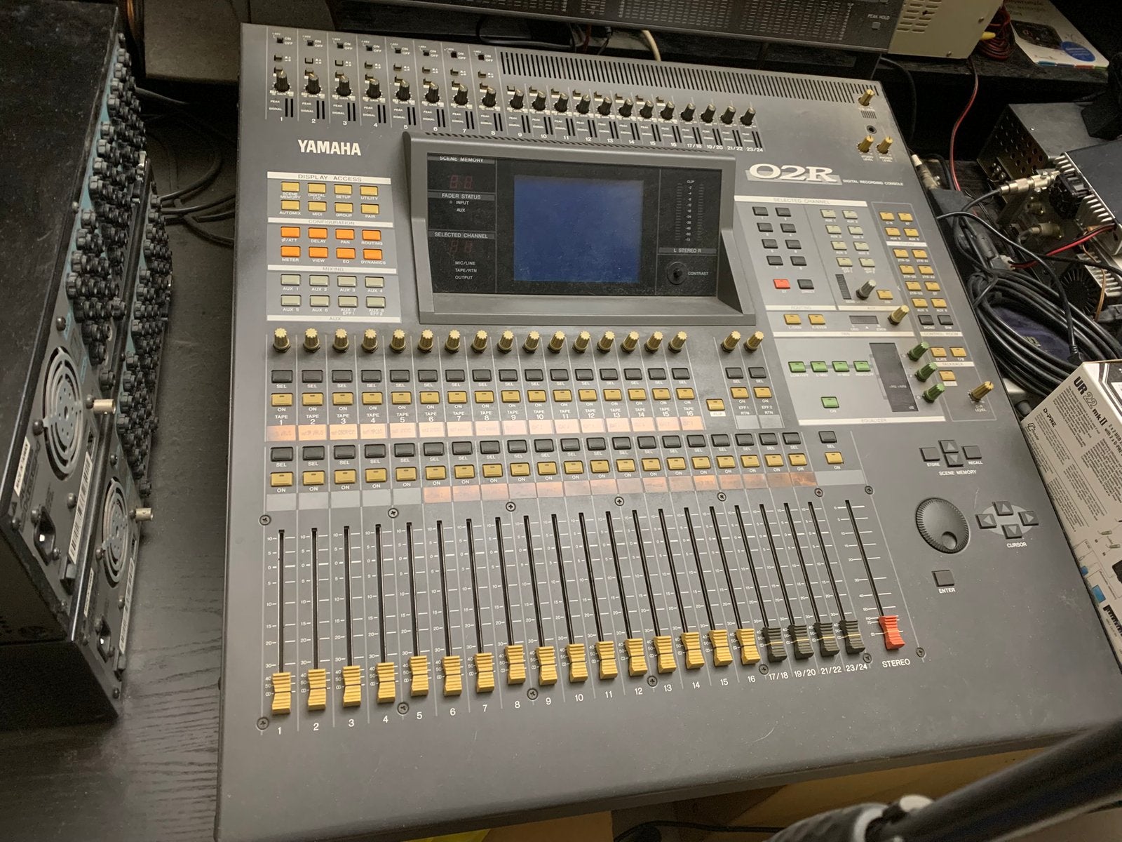 Yamaha O2R met meterbrug, Muziek en Instrumenten, Mengpanelen, Ophalen, Zo goed als nieuw, 20 kanalen of meer