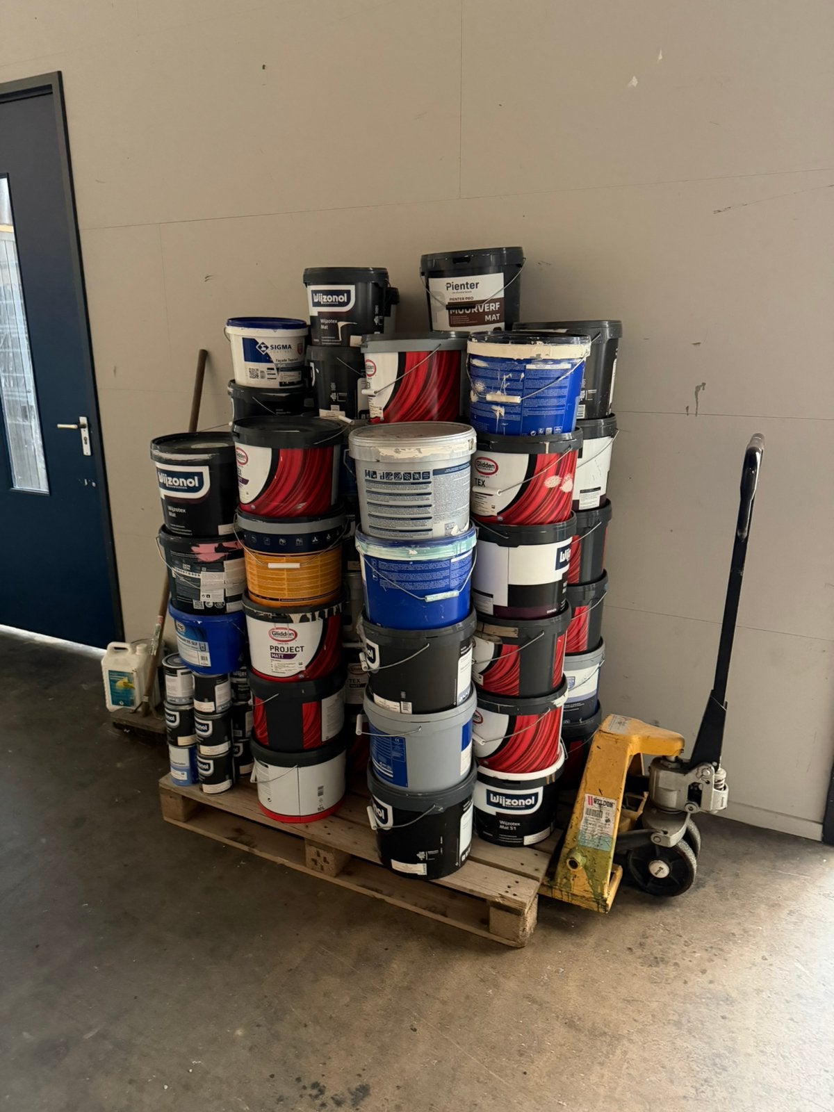 Grote partij restanten. Wand & plafond saus., Ophalen, Gebruikt, Overige kleuren, 5 tot 10 liter