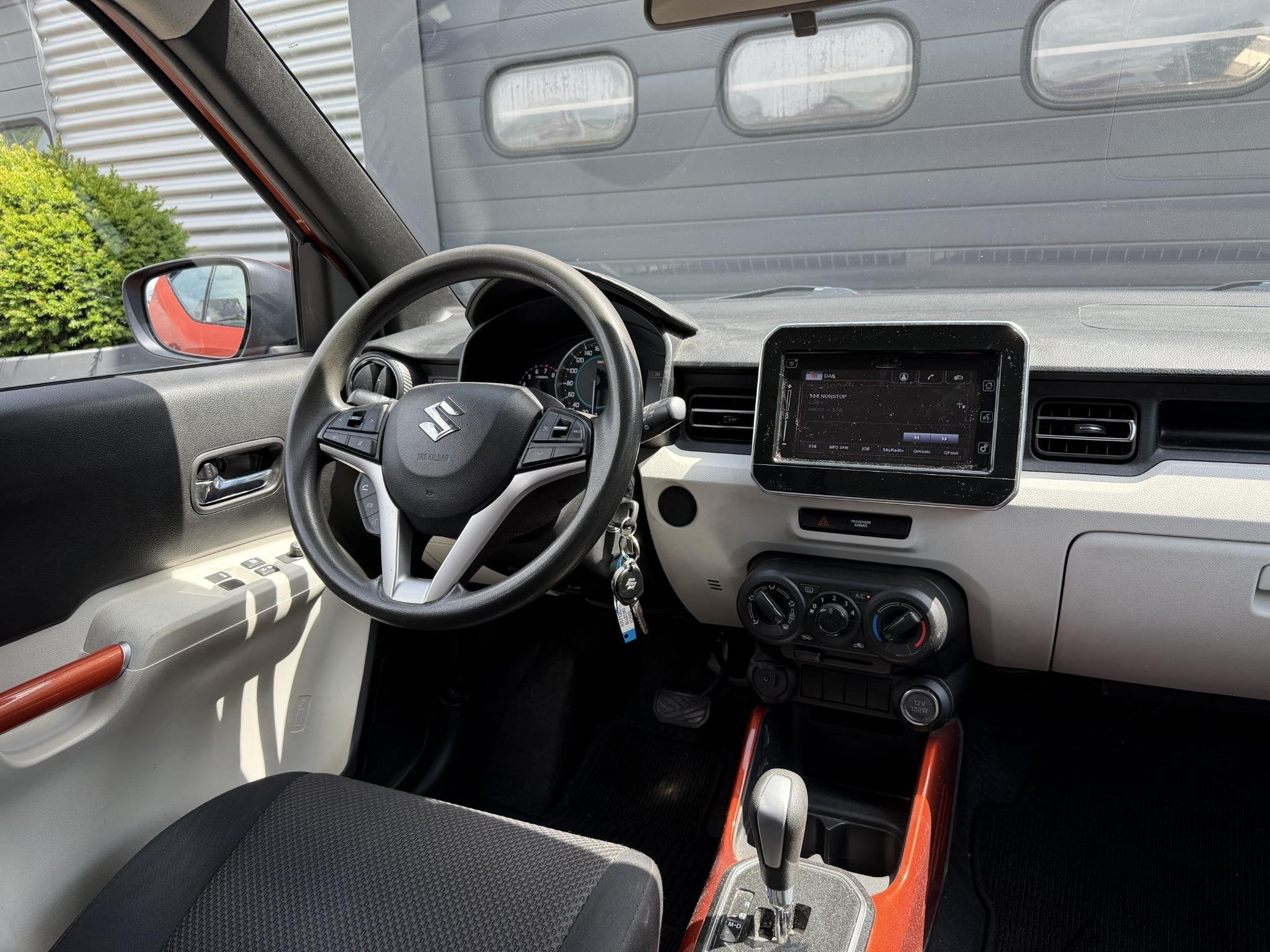 Suzuki Ignis 1.2 Select | Camera | Airco | DAB | Trekhaak |, Stof, Gebruikt, Stoelverwarming, Origineel Nederlands
