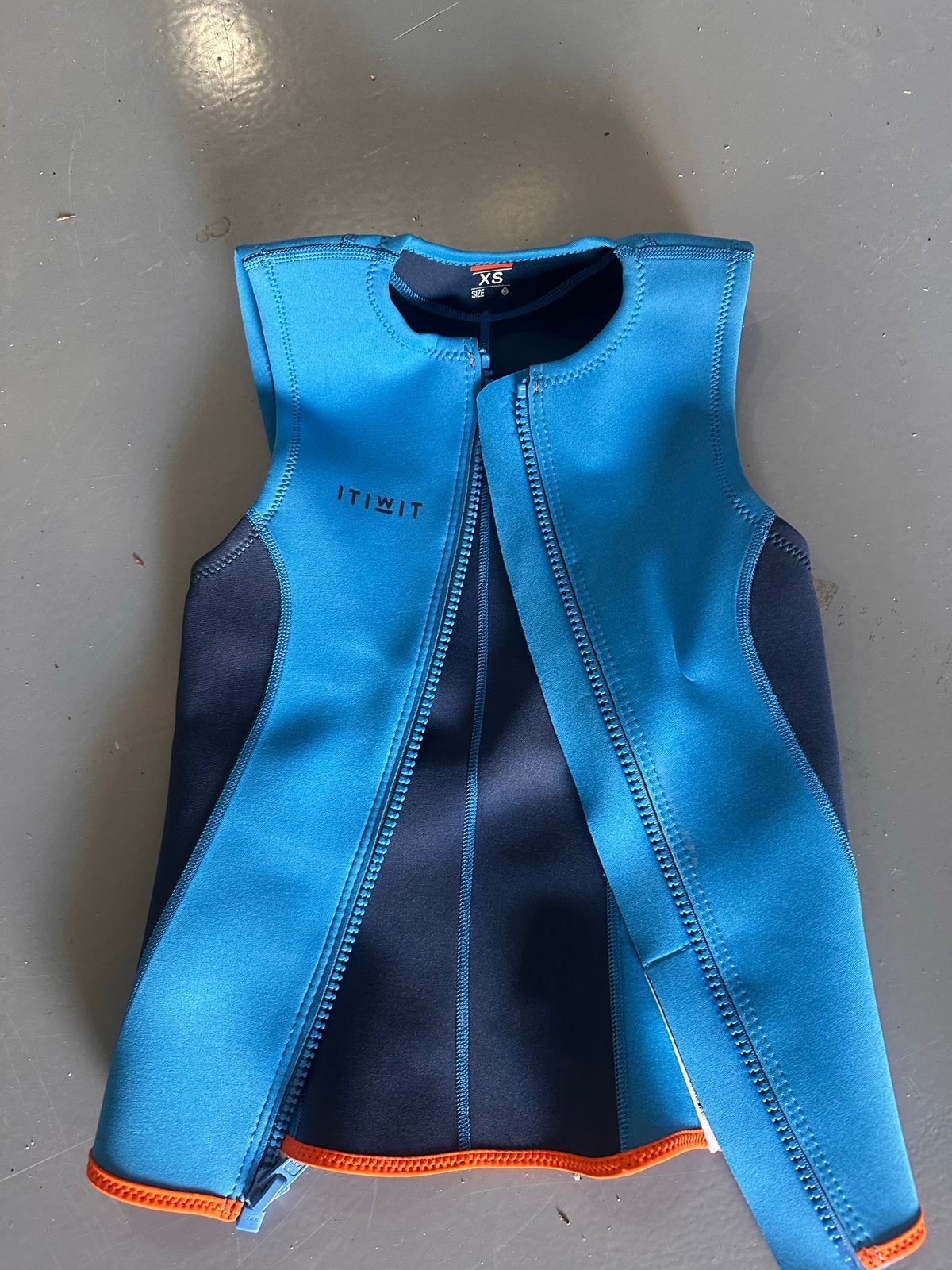 Decathlon Itiwit Zwemvest XS - Blauw/Zwart, Ophalen of Verzenden, Zo goed als nieuw, Kind, Reddingsvest of Zwemvest