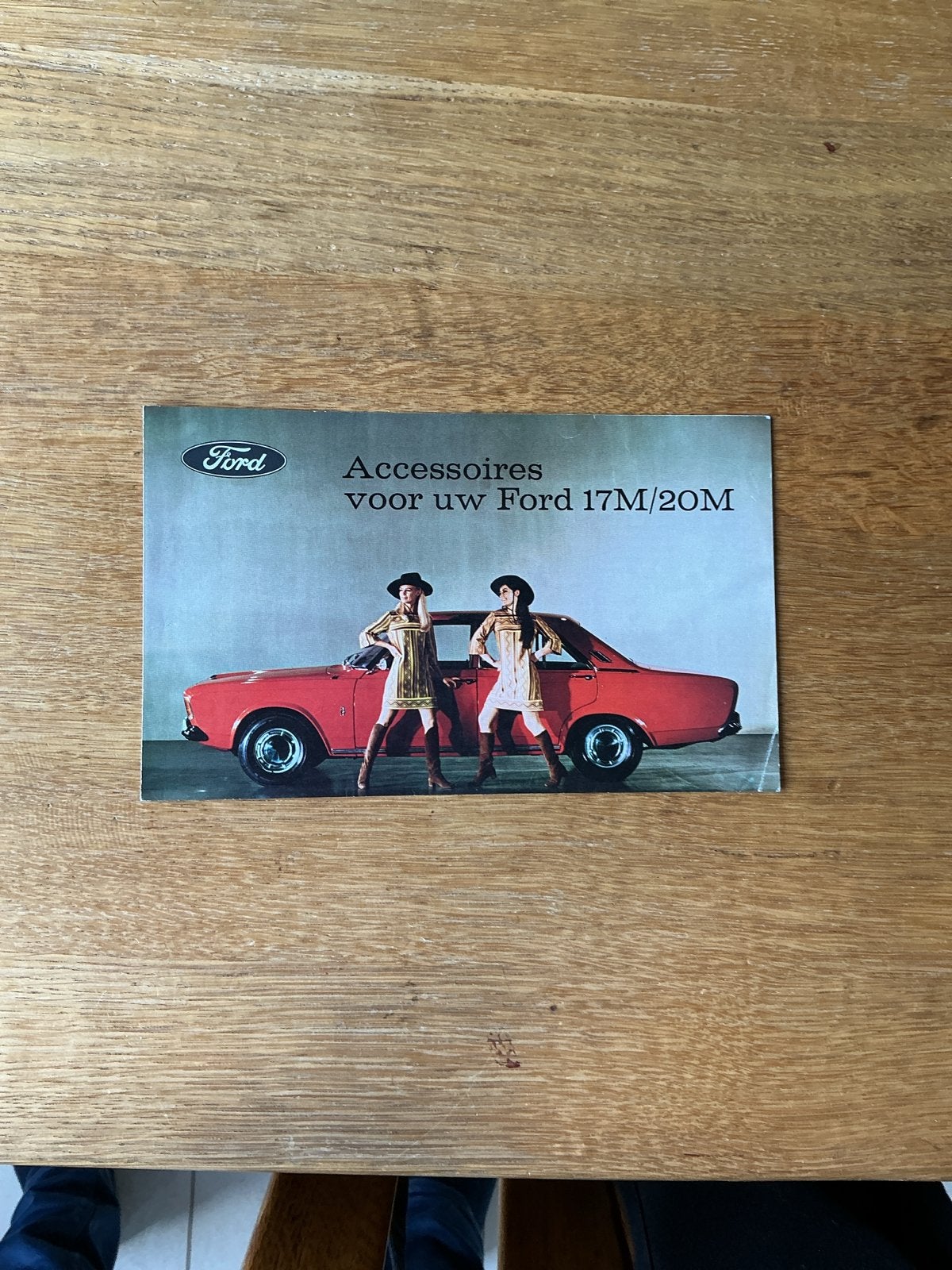 Ford 17M/20M Accessoires brochure met ansichtkaart, Ophalen of Verzenden, Gelezen, Ford