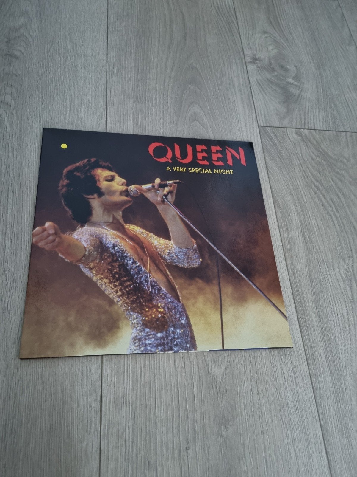 Elpee van Queen  : a very special night  ( GEEL VINYL), LP, Ophalen of Verzenden, Zo goed als nieuw, 12 inch