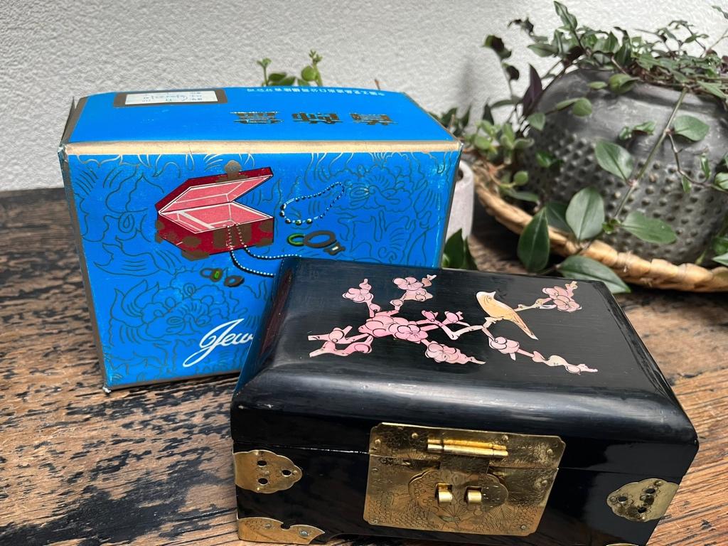 chinees sieraden juwelen kistje box doos en slot nieuw vogel, Overige houtsoorten, Nieuw, Minder dan 50 cm, Ophalen of Verzenden