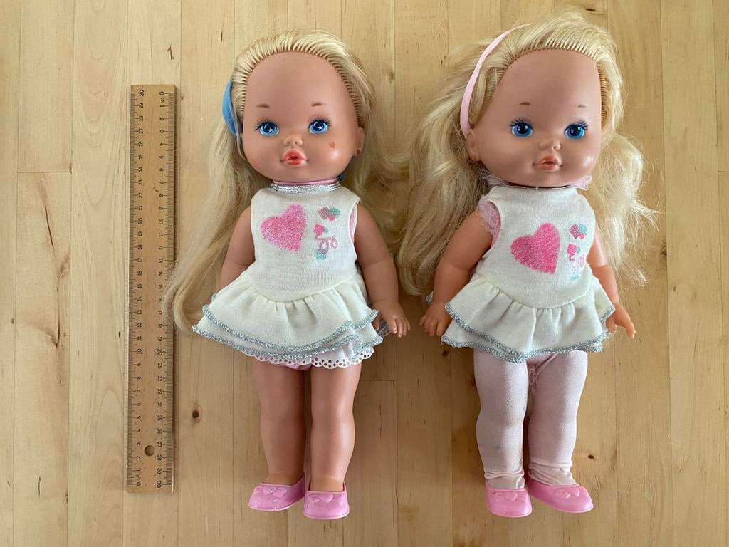 Twee poppen met accesoires, Ophalen of Verzenden, Gebruikt, Overige typen