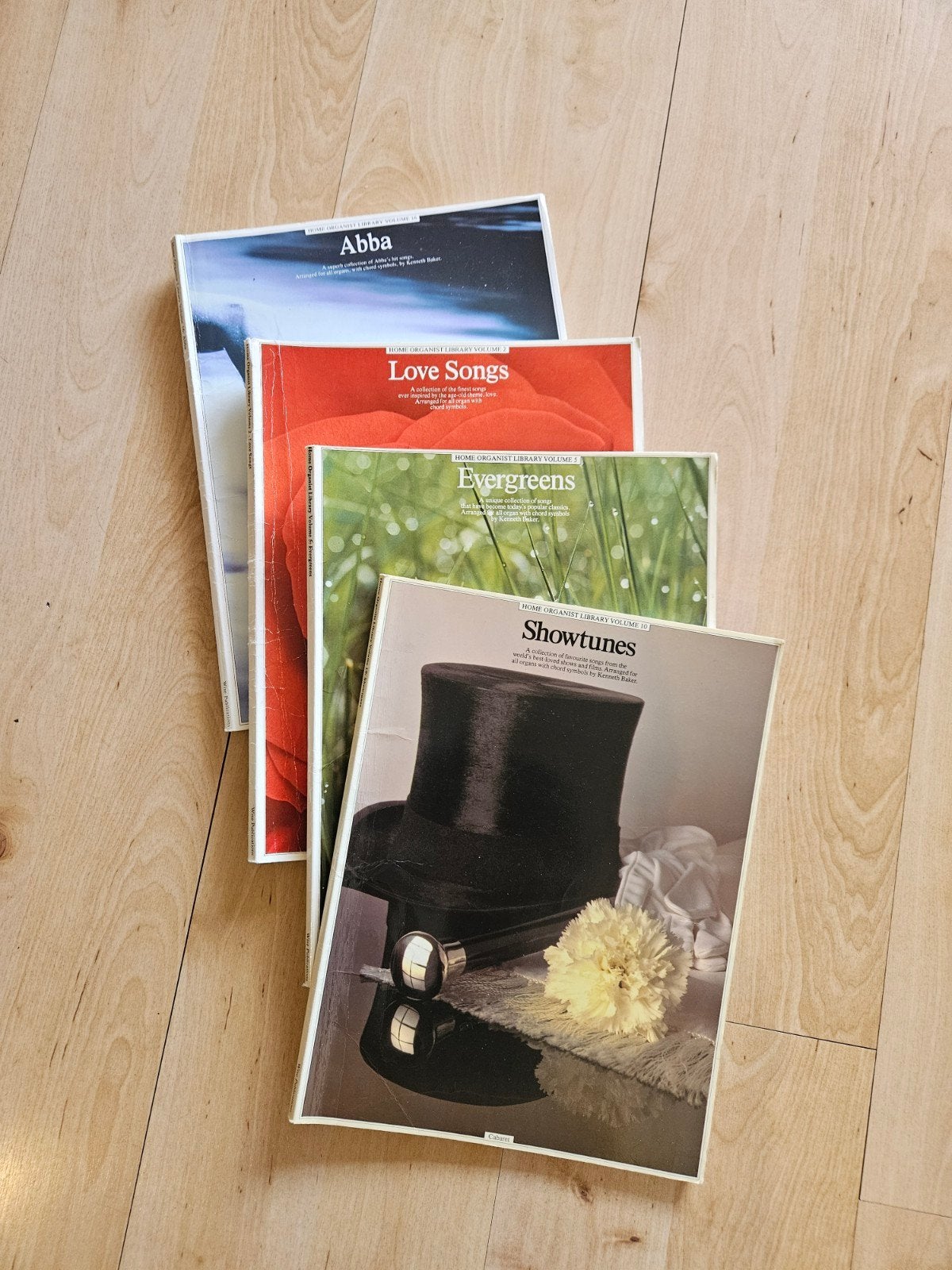 Muziekboeken: ABBA, Love Songs, Evergreens, Showtunes, Muziek en Instrumenten, Bladmuziek, Gebruikt, Ophalen of Verzenden, Thema