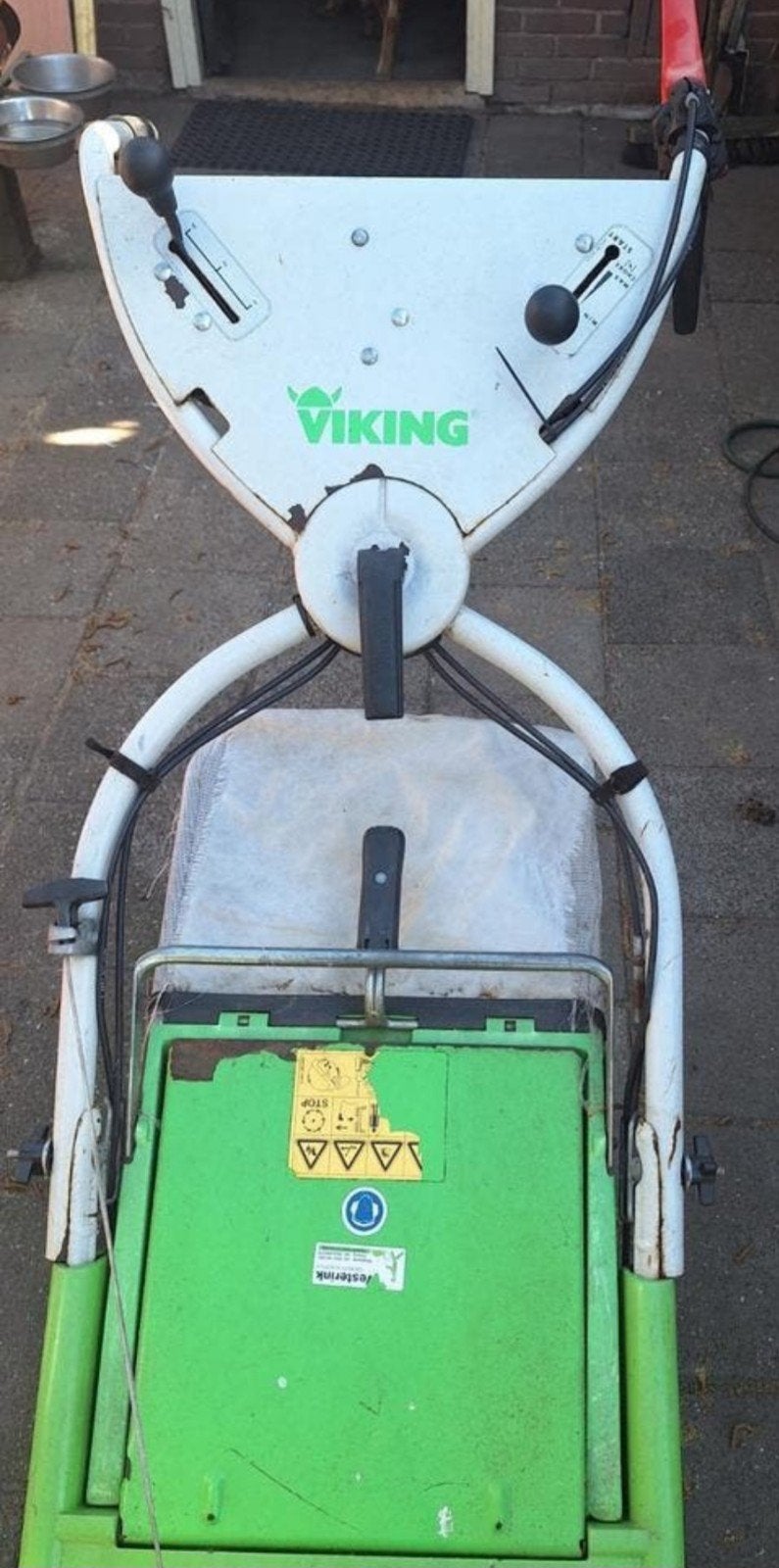 Ruwterein grasmaaier viking met aandrijving
Met meskoppeling, Ophalen, Gebruikt, Viking