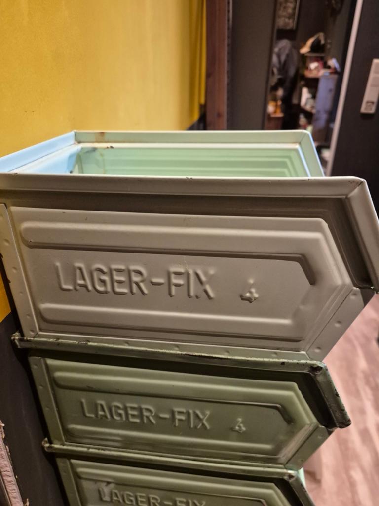Stoere groene magazijnbakken - stapelbaar, Minder dan 50 cm, Gebruikt, Minder dan 50 cm, Ophalen of Verzenden