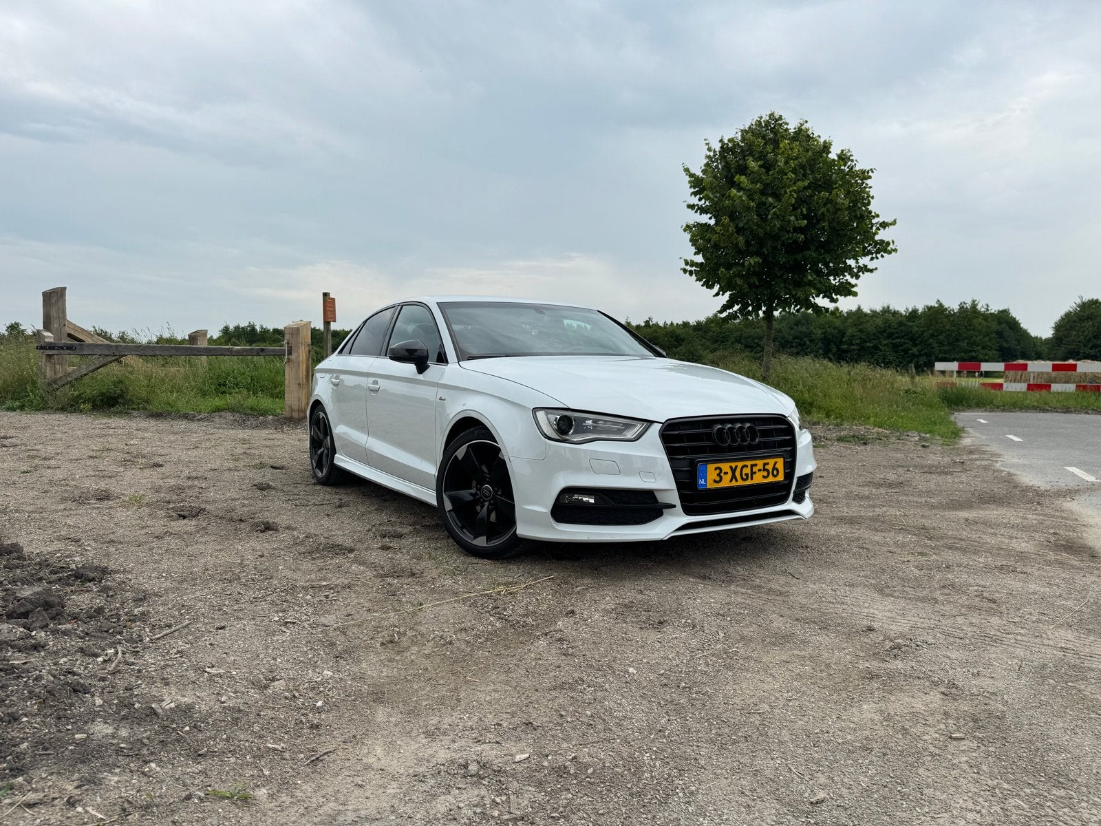 Audi A3 1.4TFSI Limousine S-Line Automaat 2014, Auto's, Audi, 4 cilinders, Leder en Stof, Wit, 1395 cc