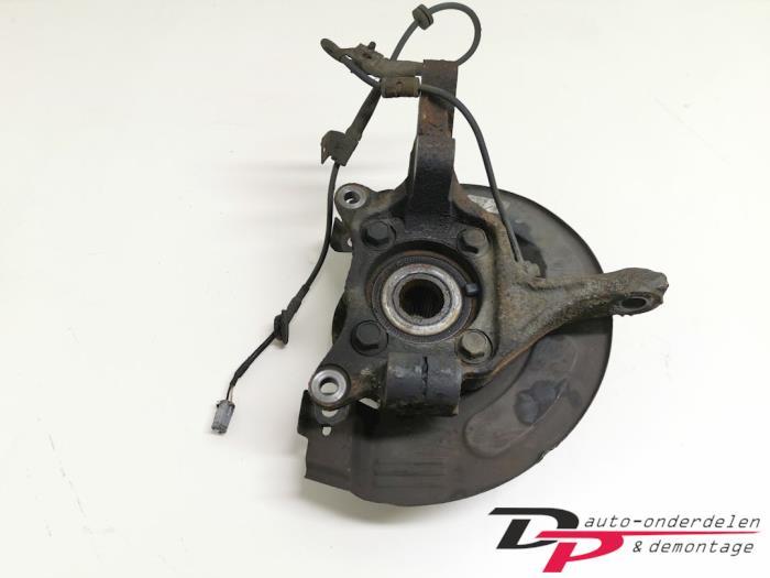 Wielnaaf voor van een Mitsubishi Grandis