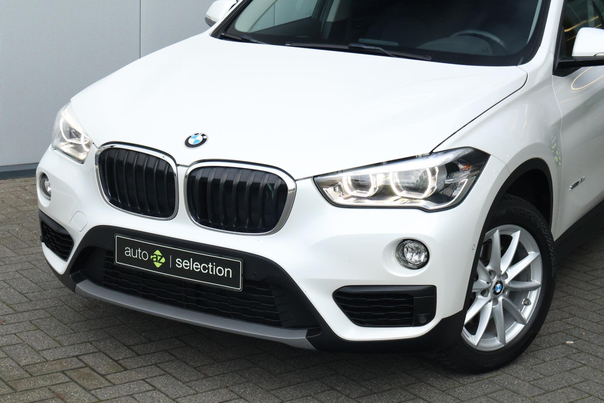 BMW X1 sDrive18d Executive, Auto's, BMW, Stof, Euro 6, 4 cilinders, Wit