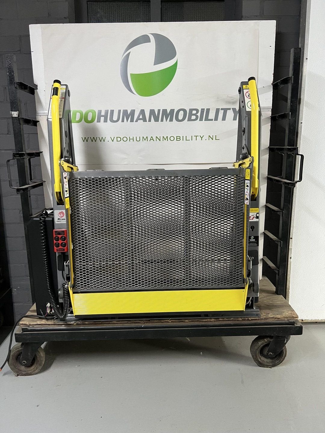 Ricon Rolstoellift lift invalide rolstoelauto rolstoelbus, Gebruikt, -, -, Ophalen of Verzenden
