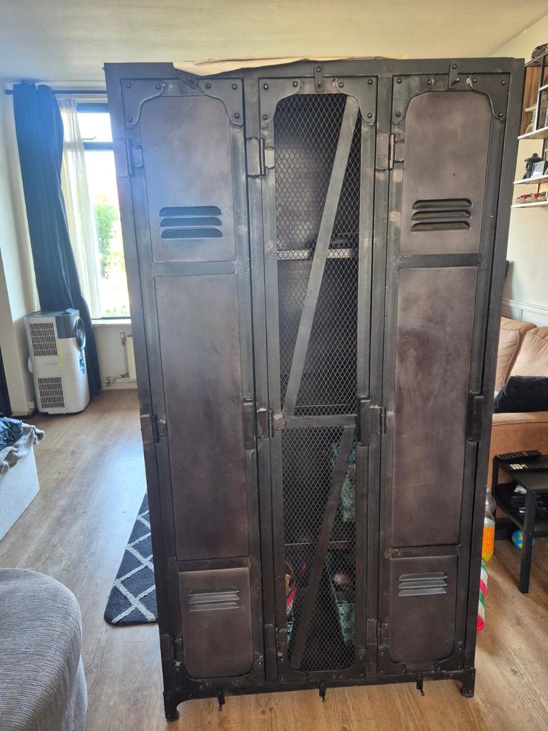 Industriële stalen kast, Huis en Inrichting, Kasten | Lockerkasten, Ophalen of Verzenden, Zo goed als nieuw
