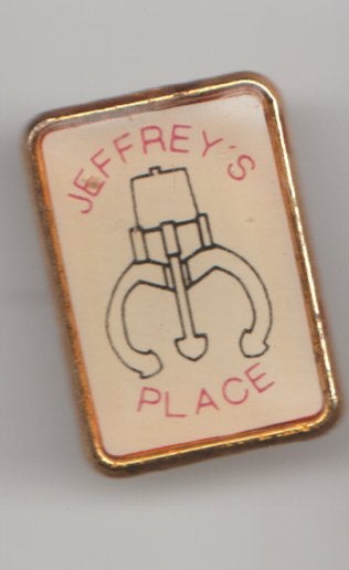 Kermis of grijparm Jefrey's place vintage pin, Verzenden, Zo goed als nieuw