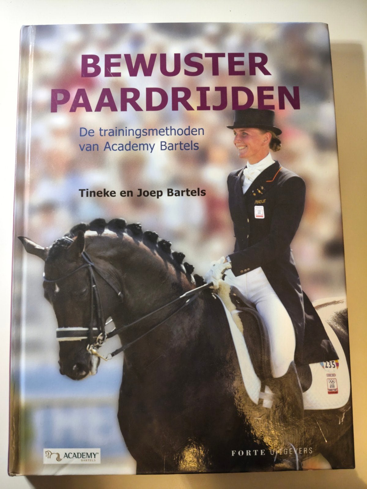 T. Bartels - Bewuster paardrijden, Zo goed als nieuw, Paarden of Pony's, T. Bartels; J. Bartels, Ophalen of Verzenden