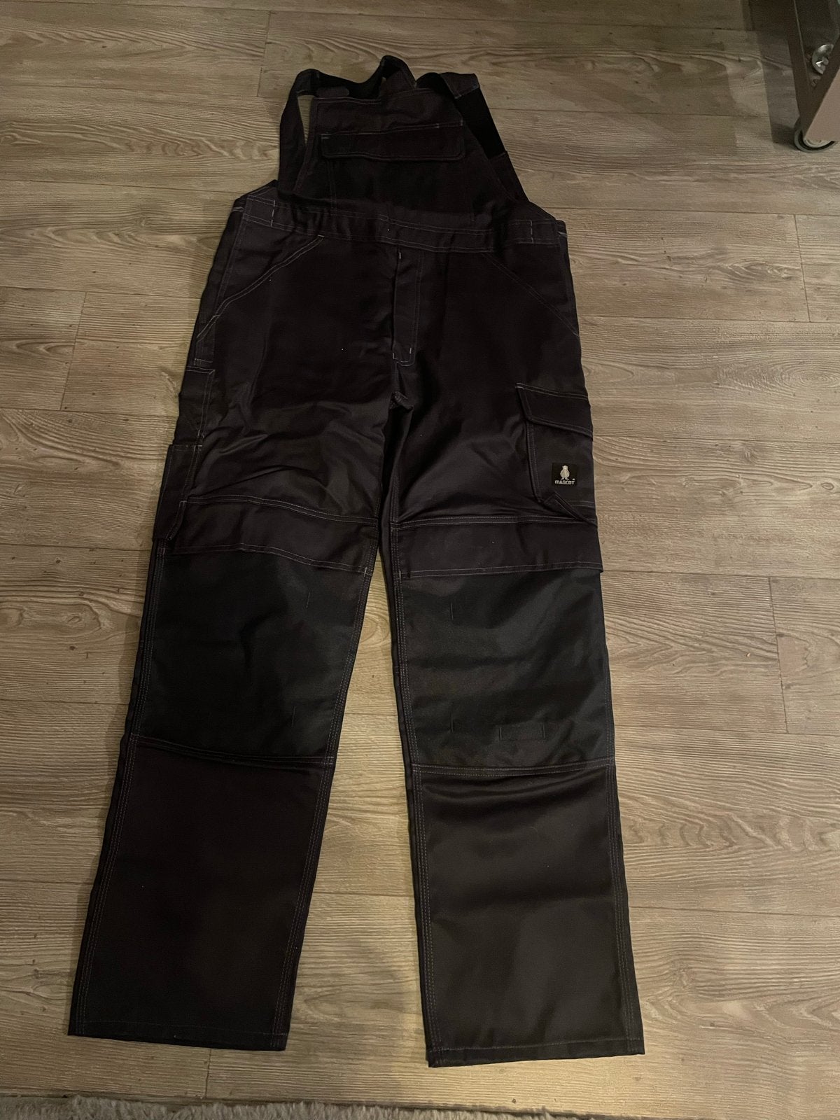 Nieuwe zwarte werkbroek met bretels, Kleding | Dames, Broeken en Pantalons, Zwart, Maat 46/48 (XL) of groter, Nieuw, Ophalen of Verzenden