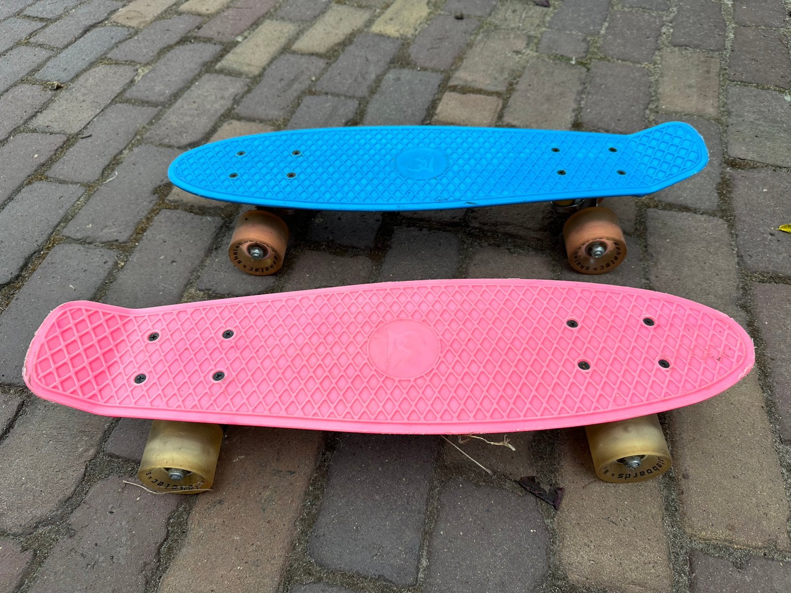 2 skate boards met lichtjes in de wielen, Ophalen, Gebruikt