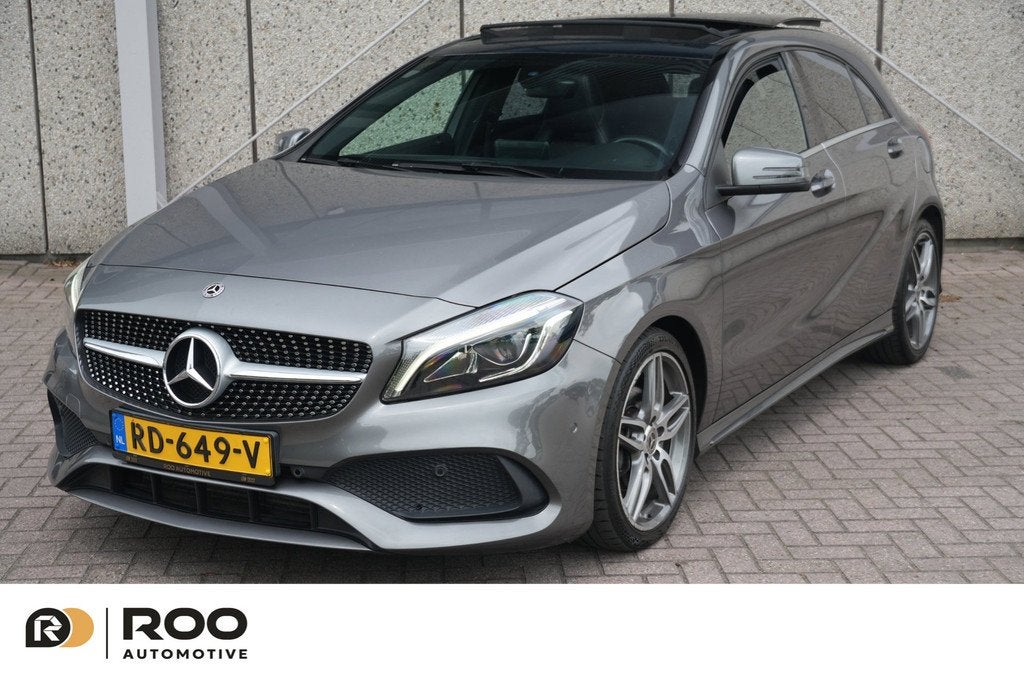 Mercedes-Benz A-klasse 180 Ambition AMG LINE, PANOORG NL, CA, Auto's, Gebruikt, 4 cilinders, Leder en Stof, 122 pk