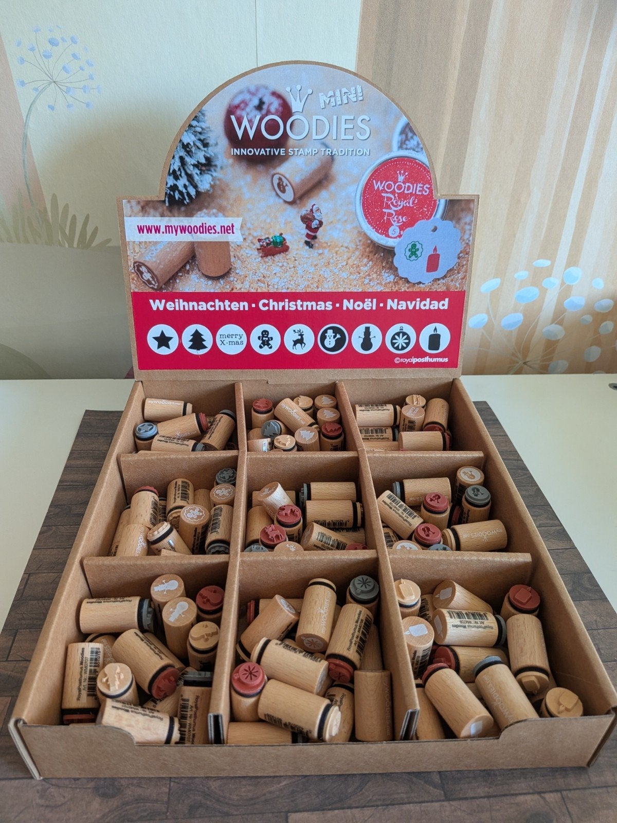 woodies mini kerst stempels 135 stuks doos met display, Hobby en Vrije tijd, Ophalen of Verzenden, Nieuw, Houten stempel
