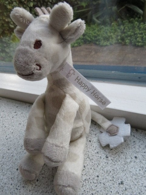Giraffe giraf/ girafje merk Happy Horse meet ca 23 cm, Giraf, Ophalen of Verzenden, Zo goed als nieuw, Happy Horse