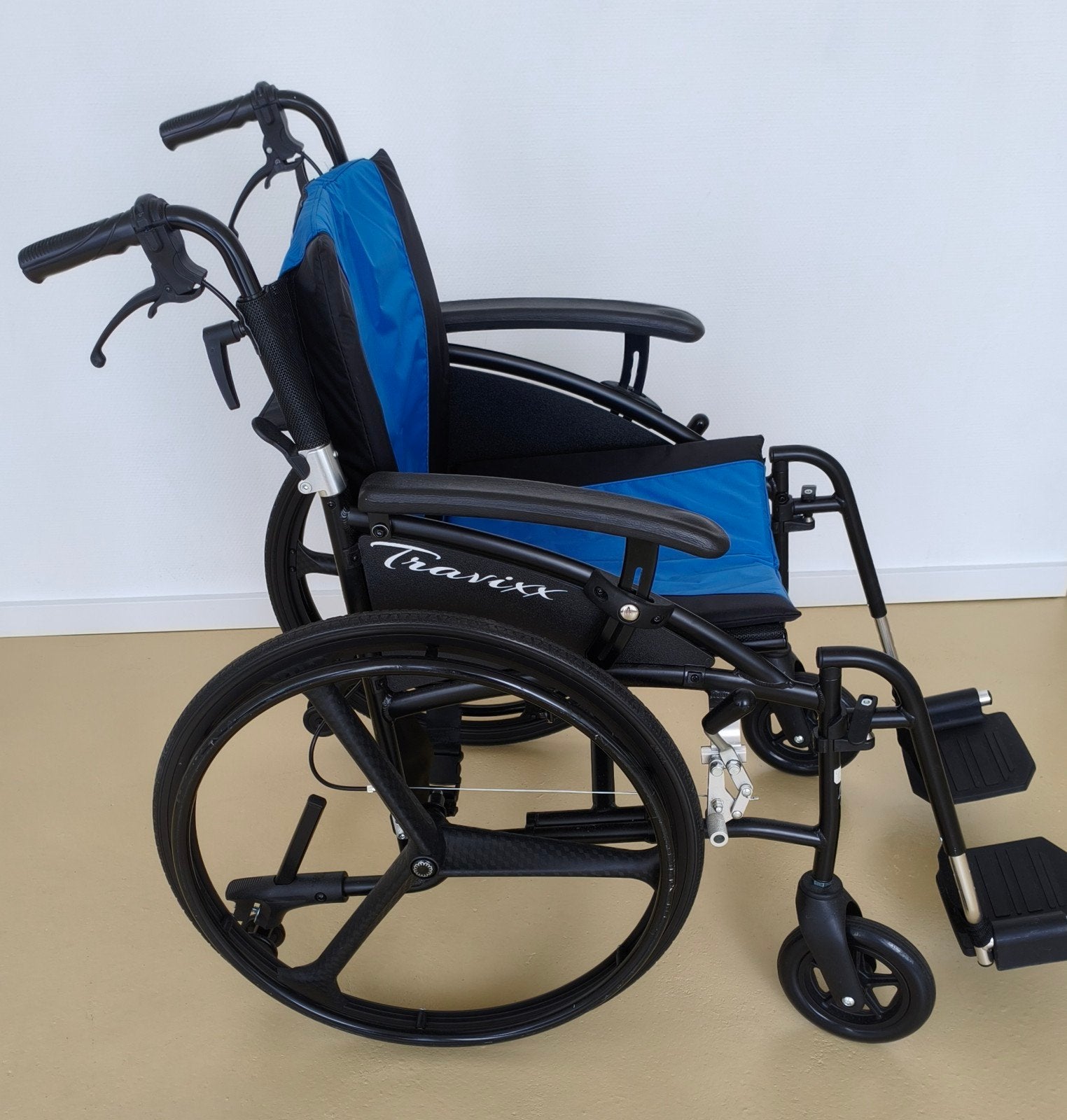 Travixx Comfort Lite rolstoel van Medipoint, Ophalen, Inklapbaar, Duwrolstoel
