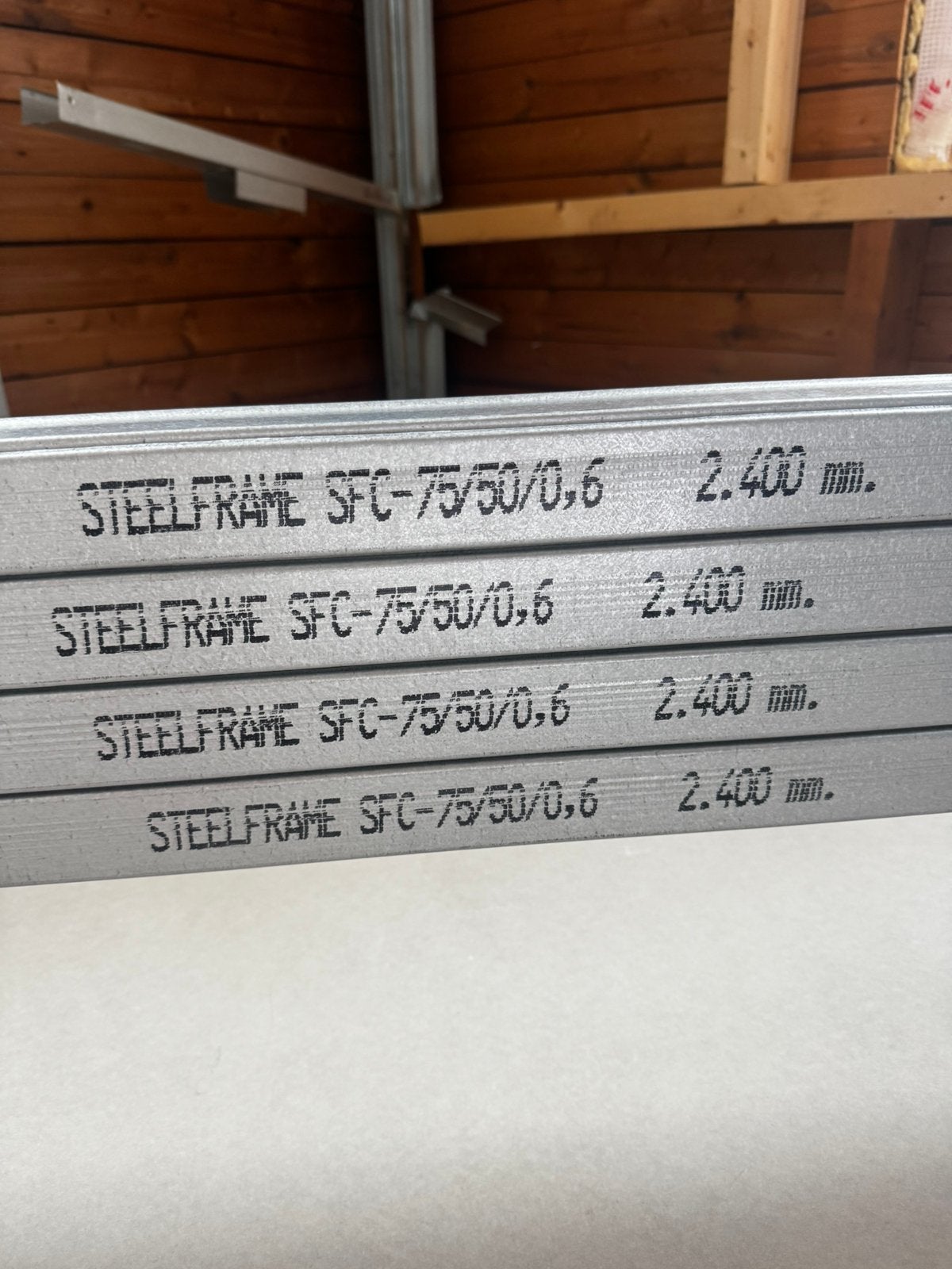 Metalstud verschillende maten., Ophalen
