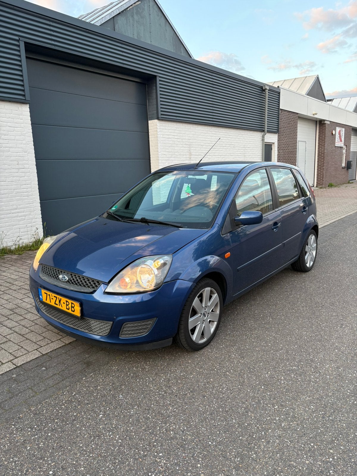 Ford Fiësta 1.3 8V 5DR 2008 blauw, Auto's, Ford, 1299 cc, 40 €/maand, 4 cilinders, Zwart